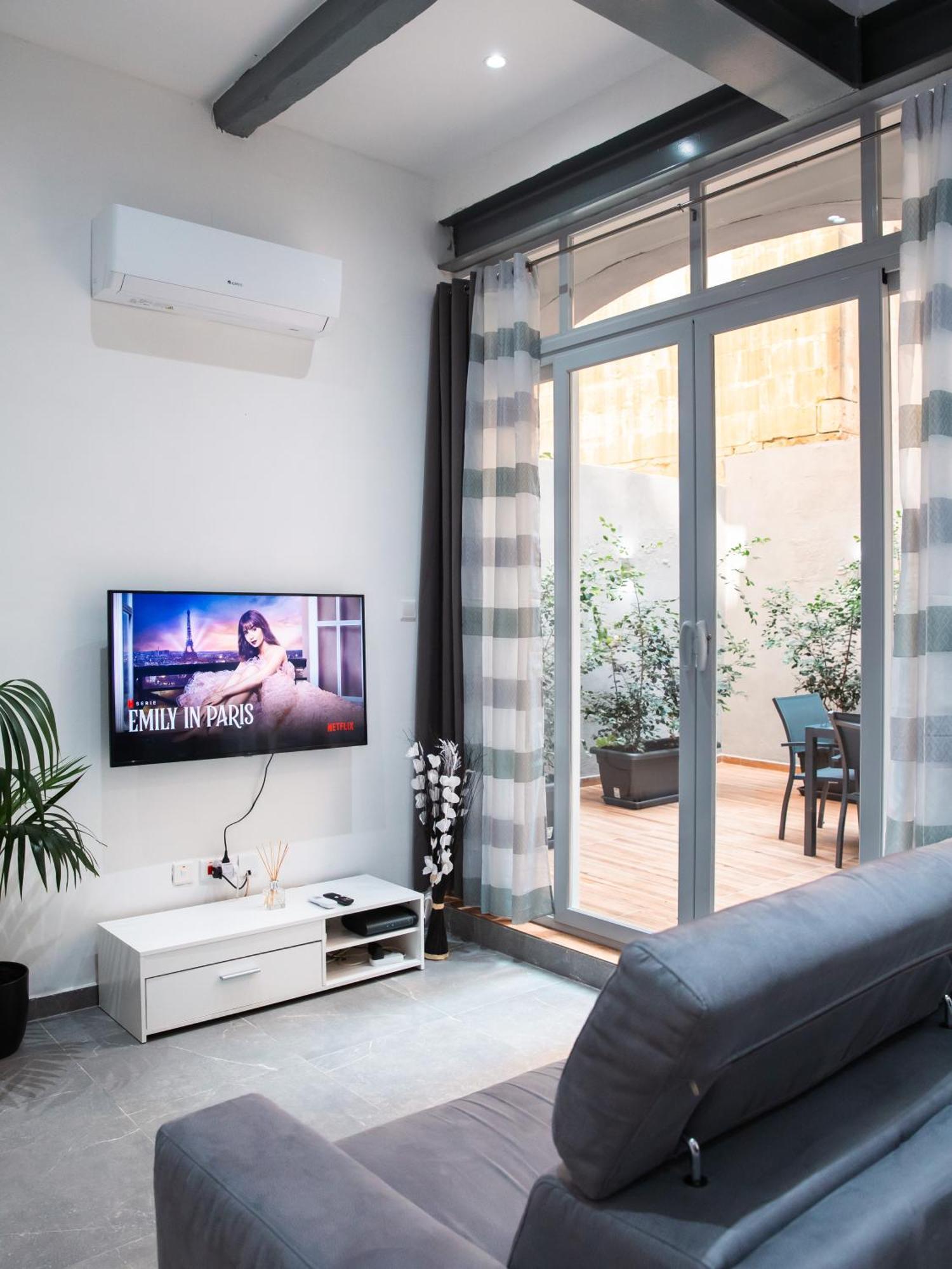 Valletta Waterfront Backyard Flat By Arcobnb Floriana Esterno foto