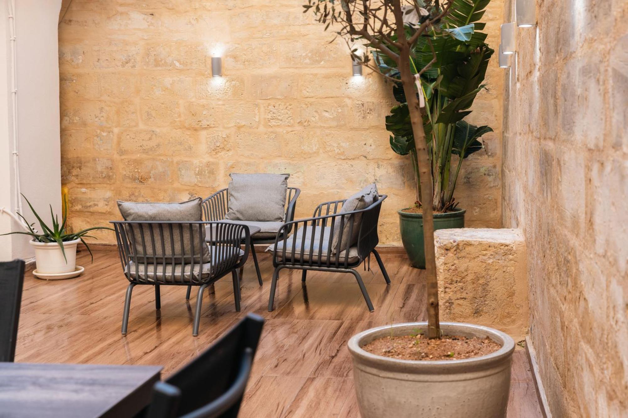 Valletta Waterfront Backyard Flat By Arcobnb Floriana Esterno foto