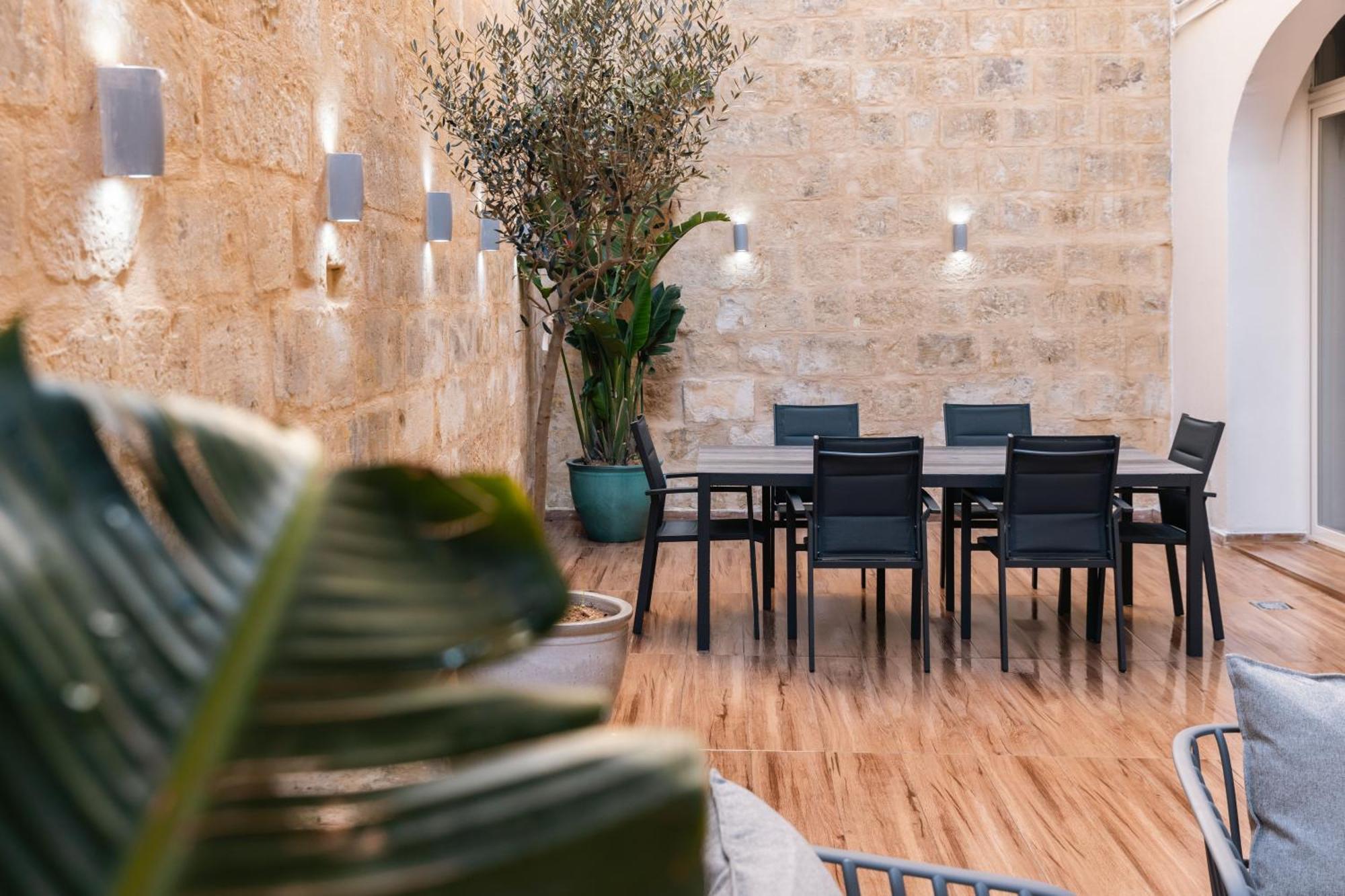Valletta Waterfront Backyard Flat By Arcobnb Floriana Esterno foto
